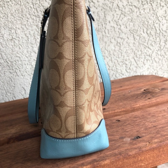 Coach Handbag🌺 - Picture 3 of 6